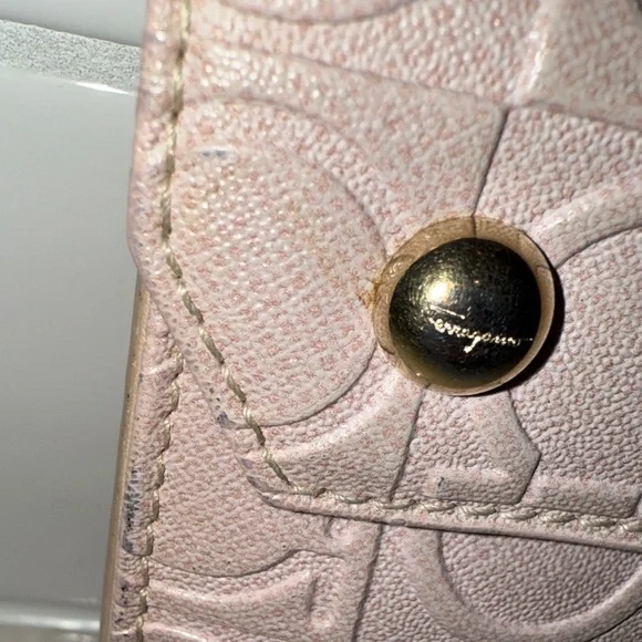 Salvatore Ferragamo Gancini continental  Pink Embossed wallet - Picture 4 of 9